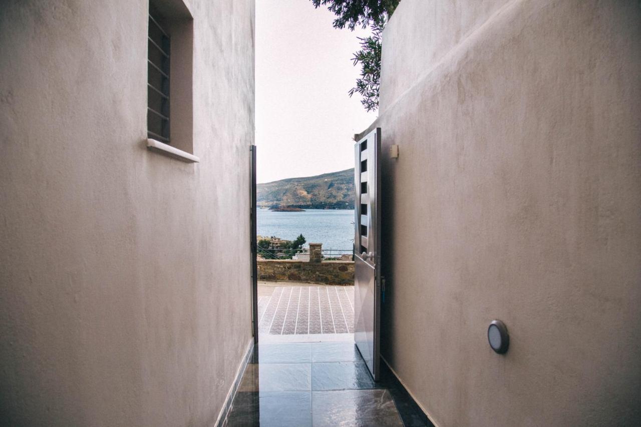 Kalavria Luxury Suites - Magnificent Sea View Of Poros Poros Town Exteriör bild